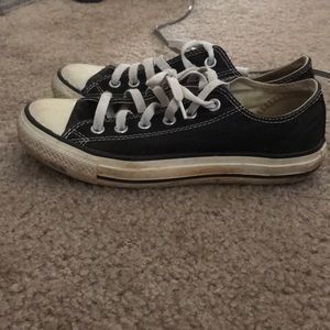 Black and white low top converse